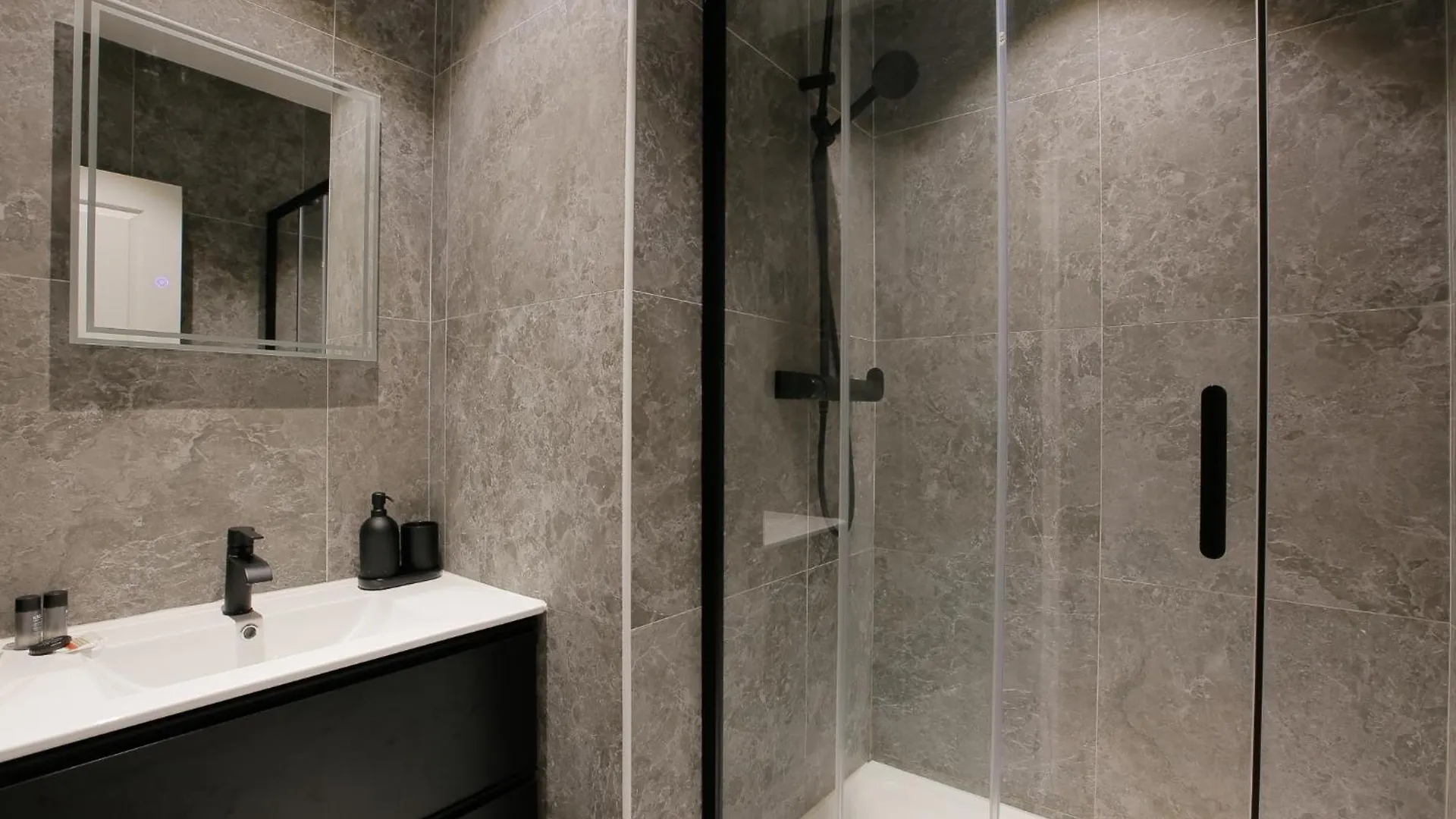 Grand Appartement 1Br - Luxe Arc De Triomphe Париж Франция