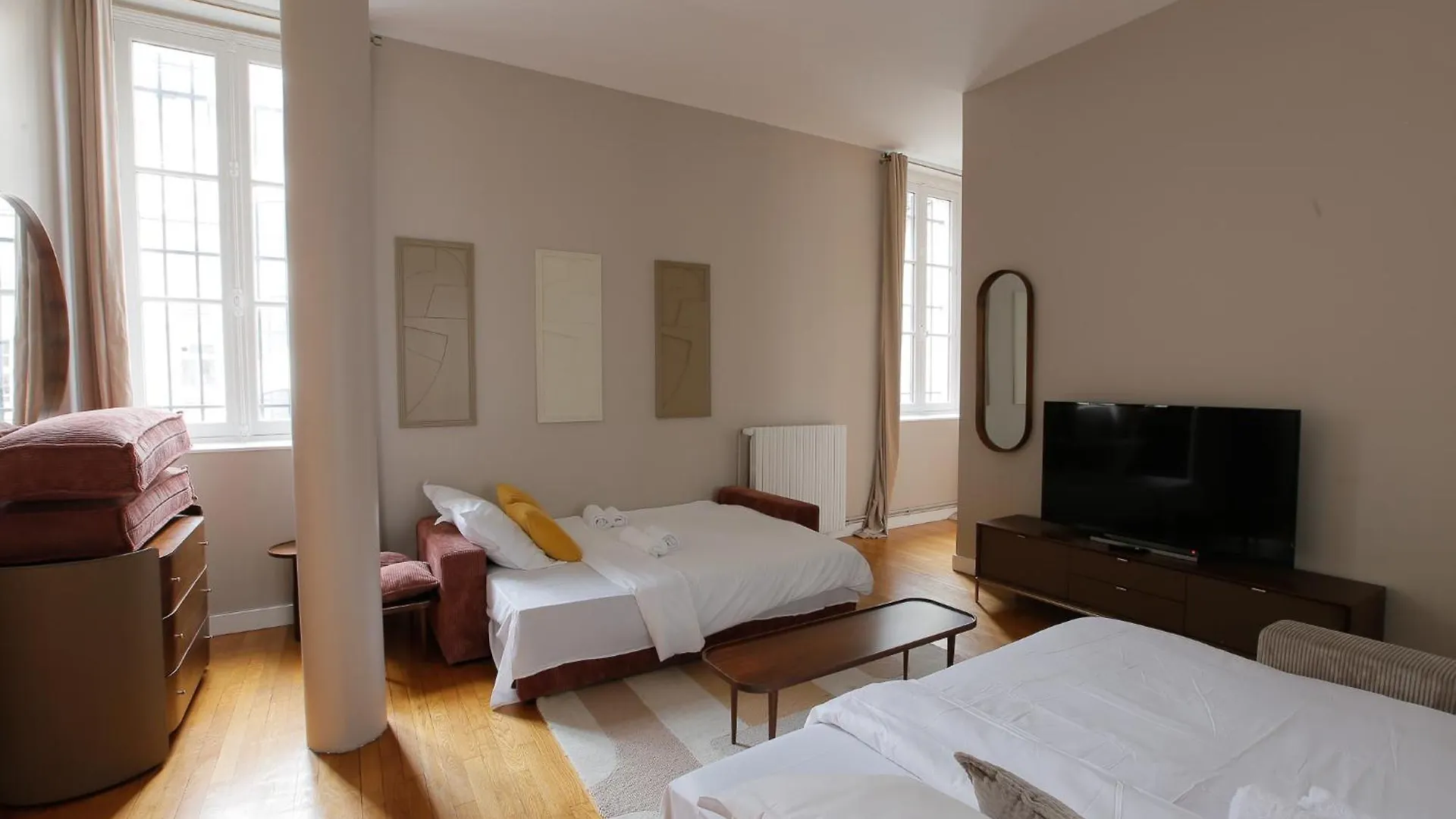 Grand Appartement 1Br - Luxe Arc De Triomphe Париж